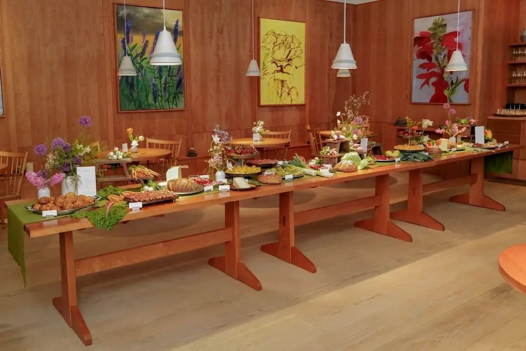 Aritzia Hosts Its Spring 26 Power Lunch at Cove, NYC