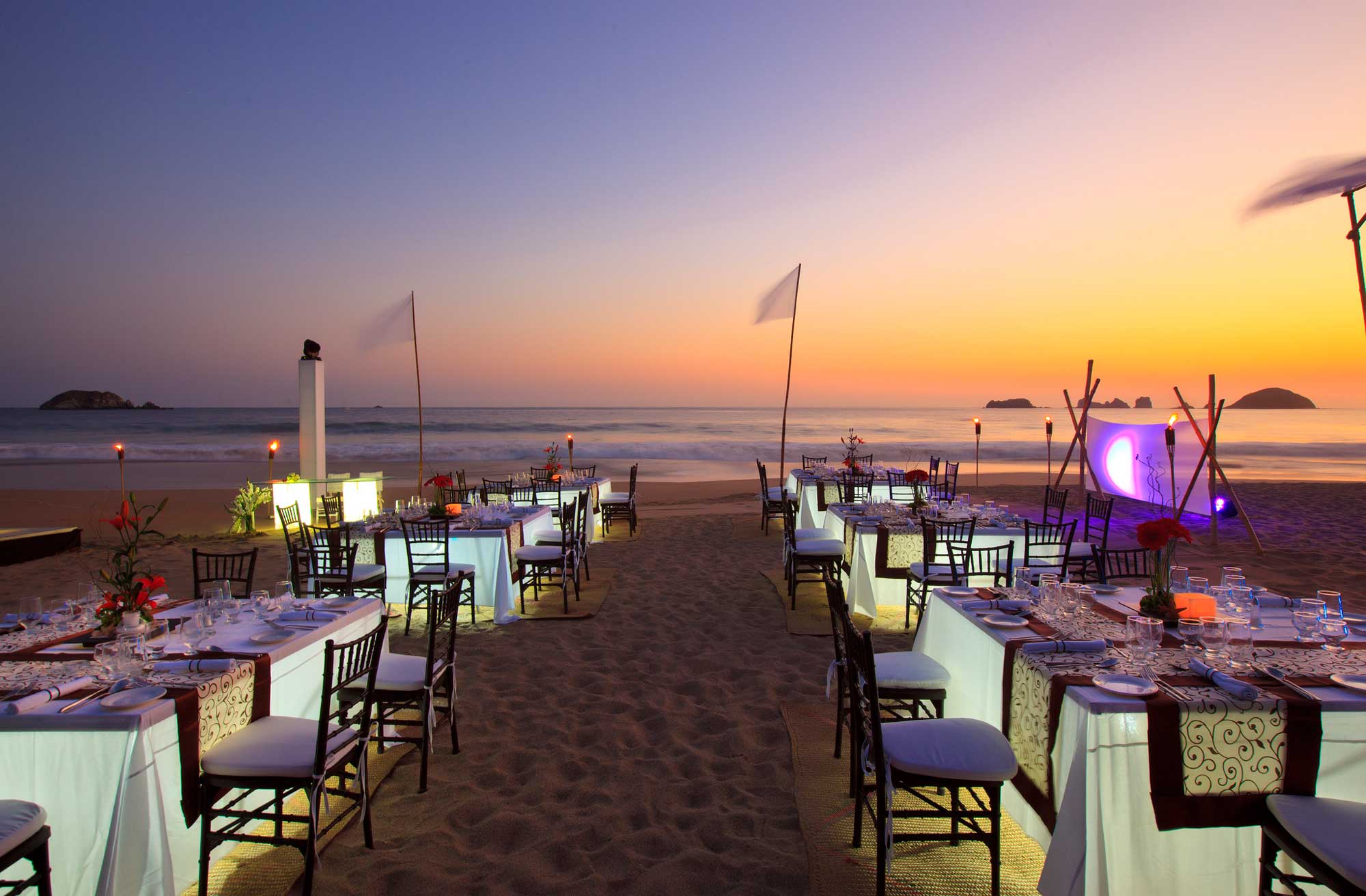 A Visual Guide to 18 of the Best Summer Venue Ideas