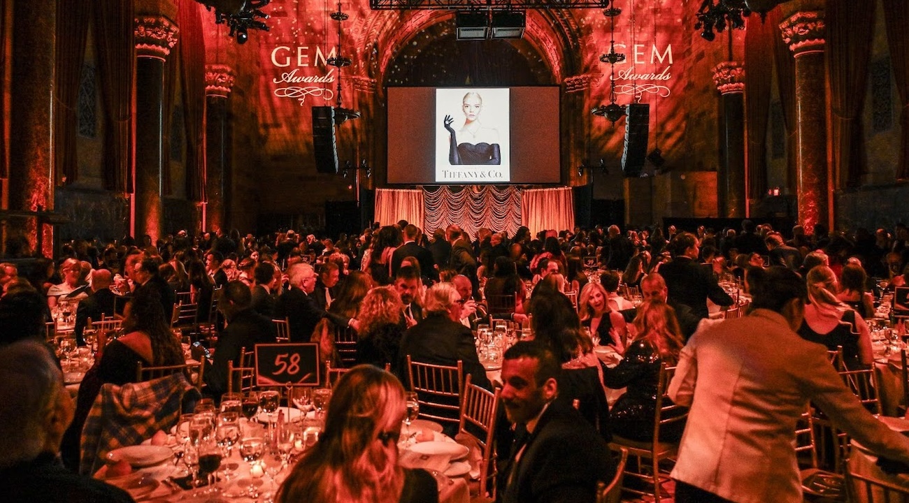 How to organize and manage an awards ceremony